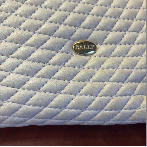 BALLY Authentic Vintage Quilted Cream Leather Chain Link Shoulder Bag - Picture 9 of 16